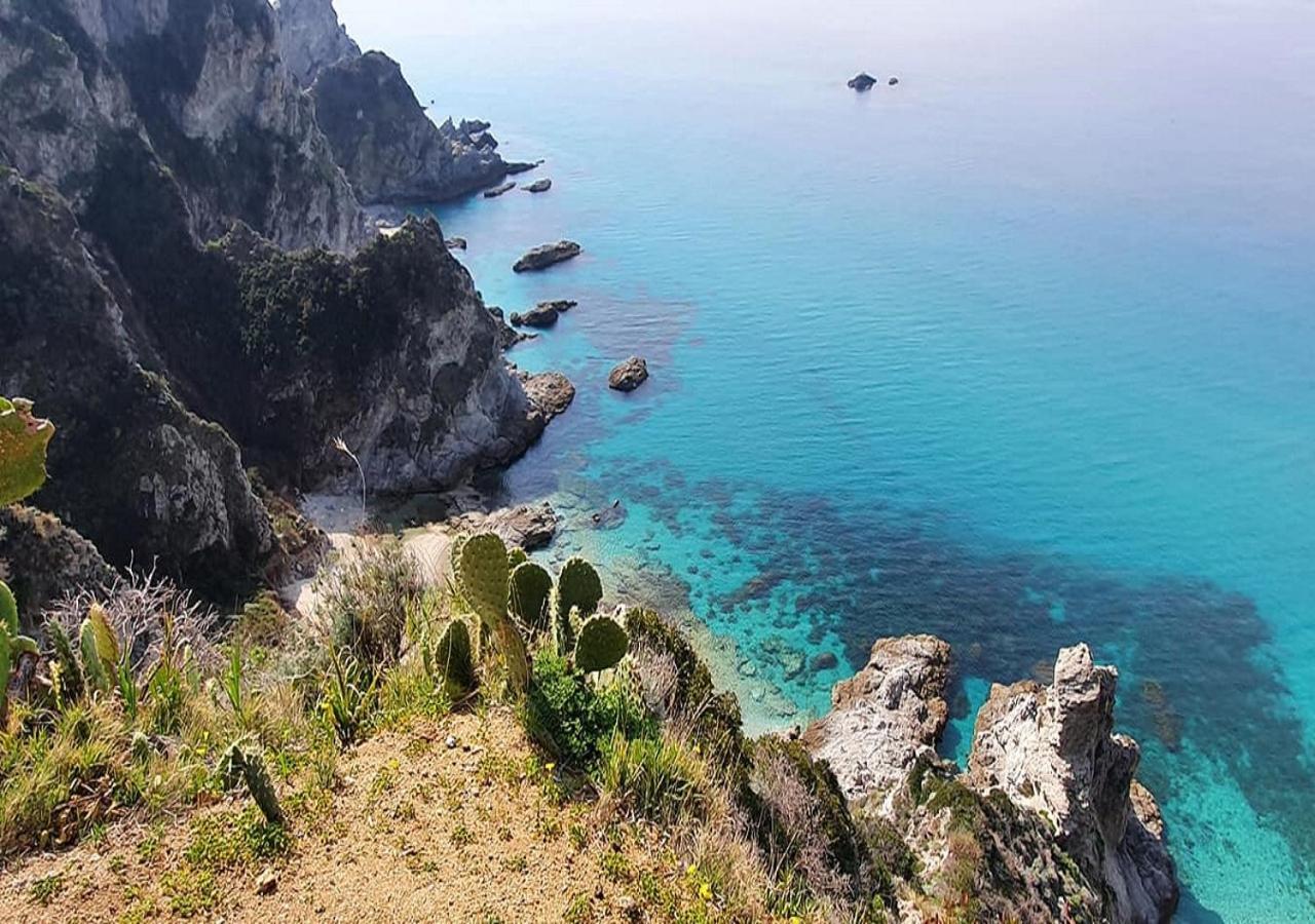 Ninfa Sul Mare Apartments 50 M E T R I Dal Mare Parcheggio Gratuito Custodito Capo Vaticano Kültér fotó