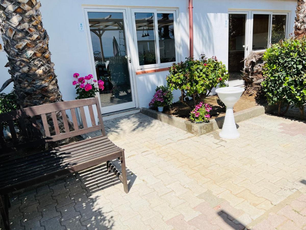 Ninfa Sul Mare Apartments 50 M E T R I Dal Mare Parcheggio Gratuito Custodito Capo Vaticano Kültér fotó